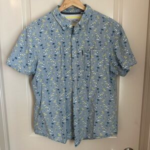 Men’s Button Down Shirt Size Medium